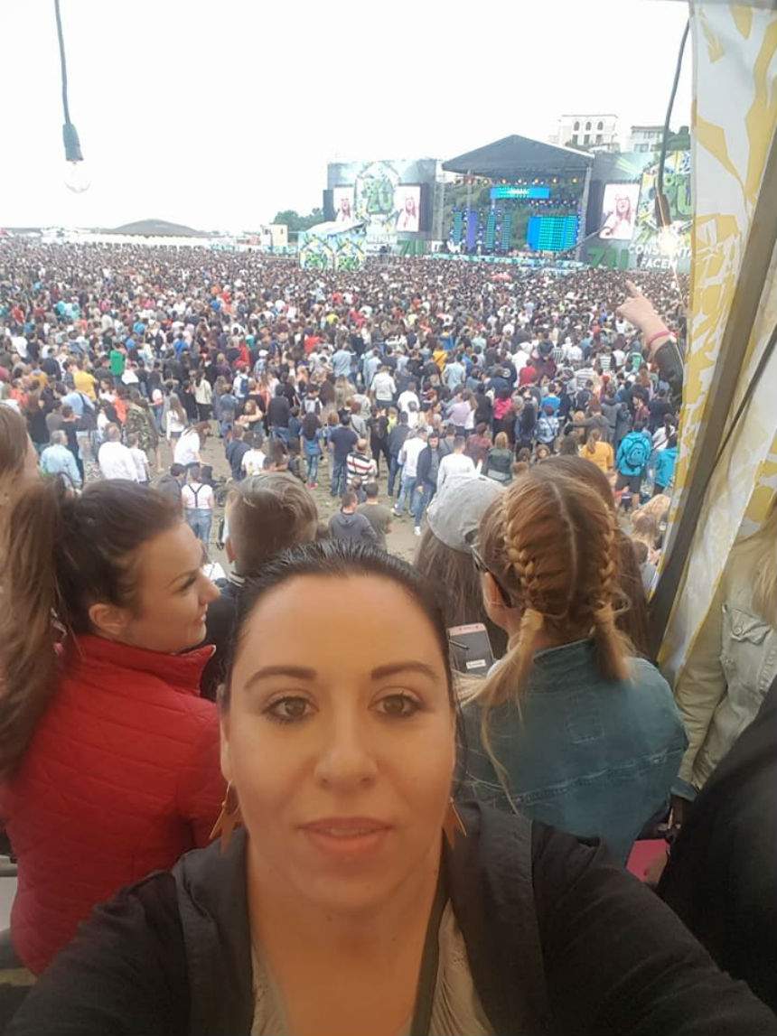 Oana Roman, mesaj după ce concertul FORZA ZU s-a oprit: "Vă spun din culise: plângea în hohote, i-am şters lacrimile"