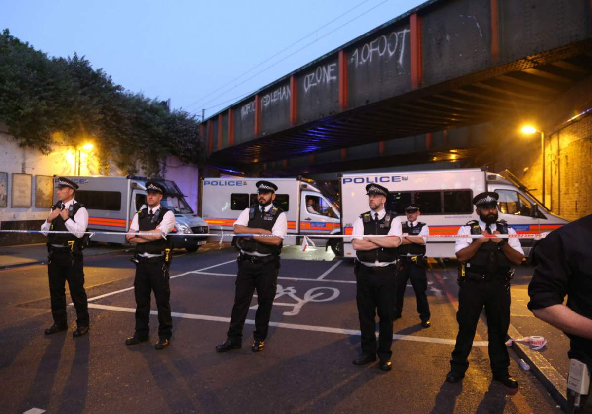 VIDEO / Incredibil! Ce a strigat atacatorul de la moscheea din Londra după ce a fost a fost pus la pământ