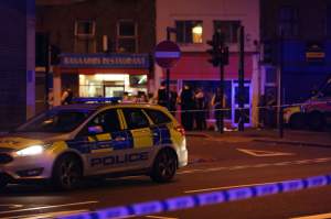 VIDEO / Incredibil! Ce a strigat atacatorul de la moscheea din Londra după ce a fost a fost pus la pământ