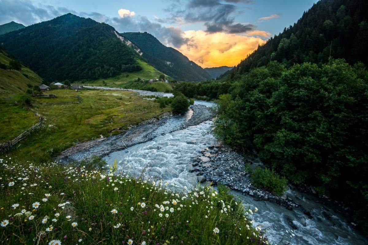 Prognoza METEO pe două săptămâni! Cine pleacă în vacanţă ar fi bine să vadă ce se anunţă