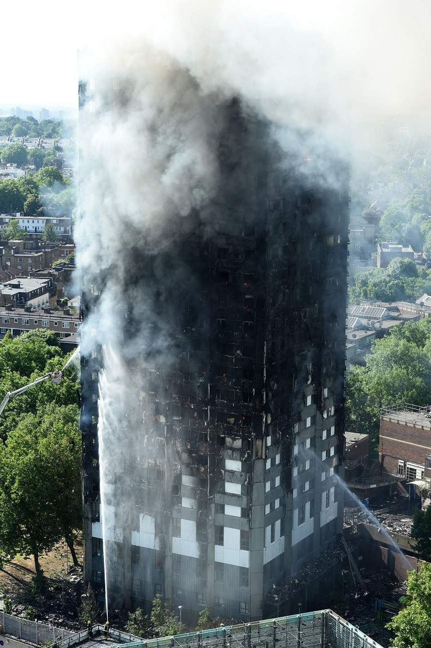 MIRACOLUL după incendiul de la Grenfell Tower din Londra. O familie dată dispărută a fost găsită după 5 zile