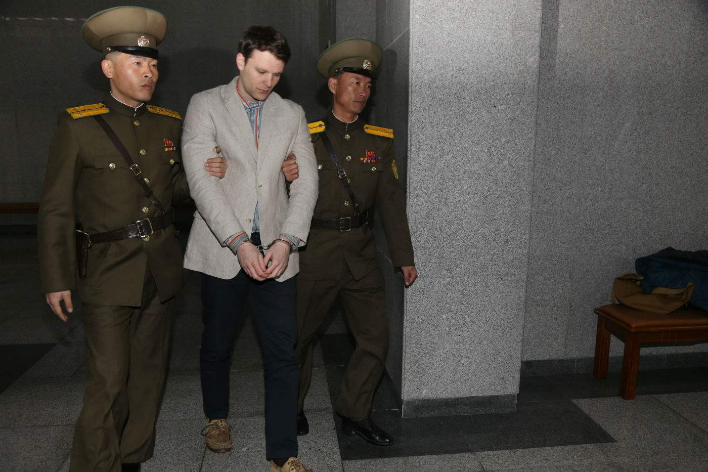 VIDEO / Studentul american arestat în Coreea de Nord a murit! Mesajul tulburător al părinţilor îngenuncheaţi de durere