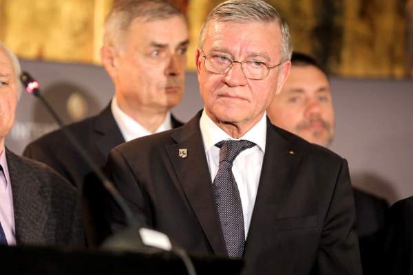 Cutremur în fotbalul românesc! Mircea Sandu, audiat la DNA! „Naşul”, implicat în luare de mită şi spălare de bani!
