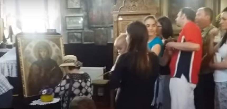 VIDEO / MINUNE DUMNEZEIASCĂ! Icoana a Sfintei Parascheva de la Târgoviște lăcrimează de două zile