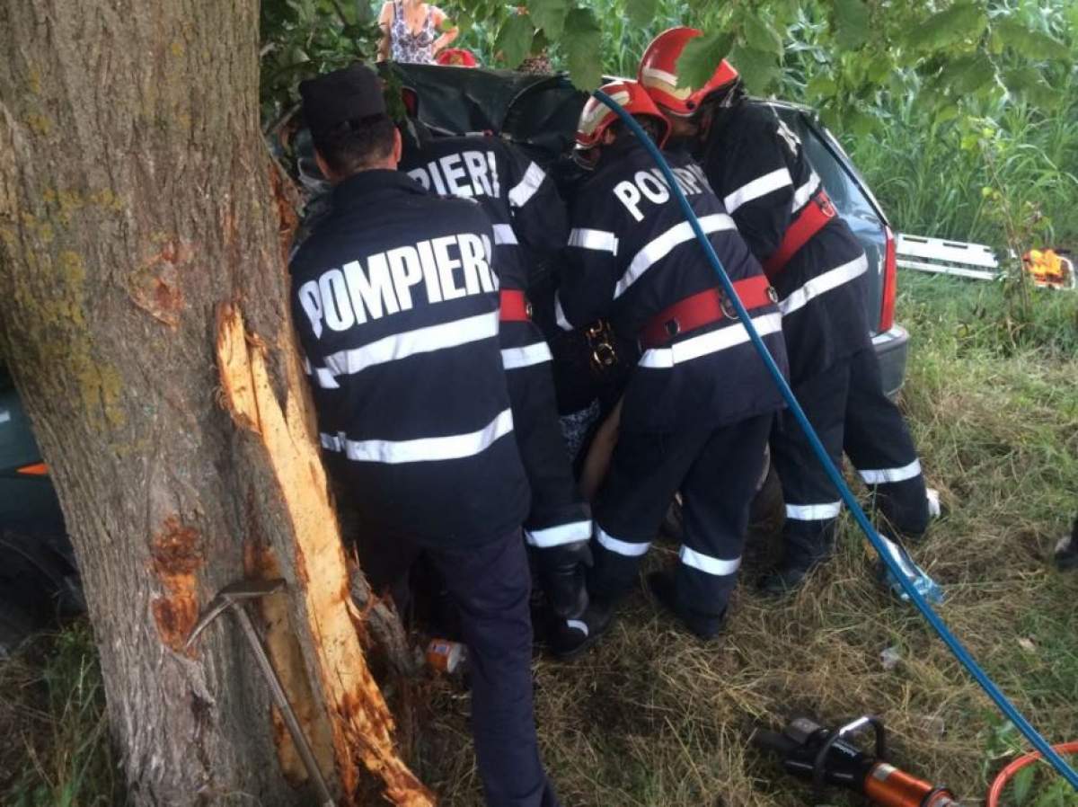 FOTO / Accident TERIFIANT! O fetiță de 8 ani și alte două persoane au MURIT zdrobiți