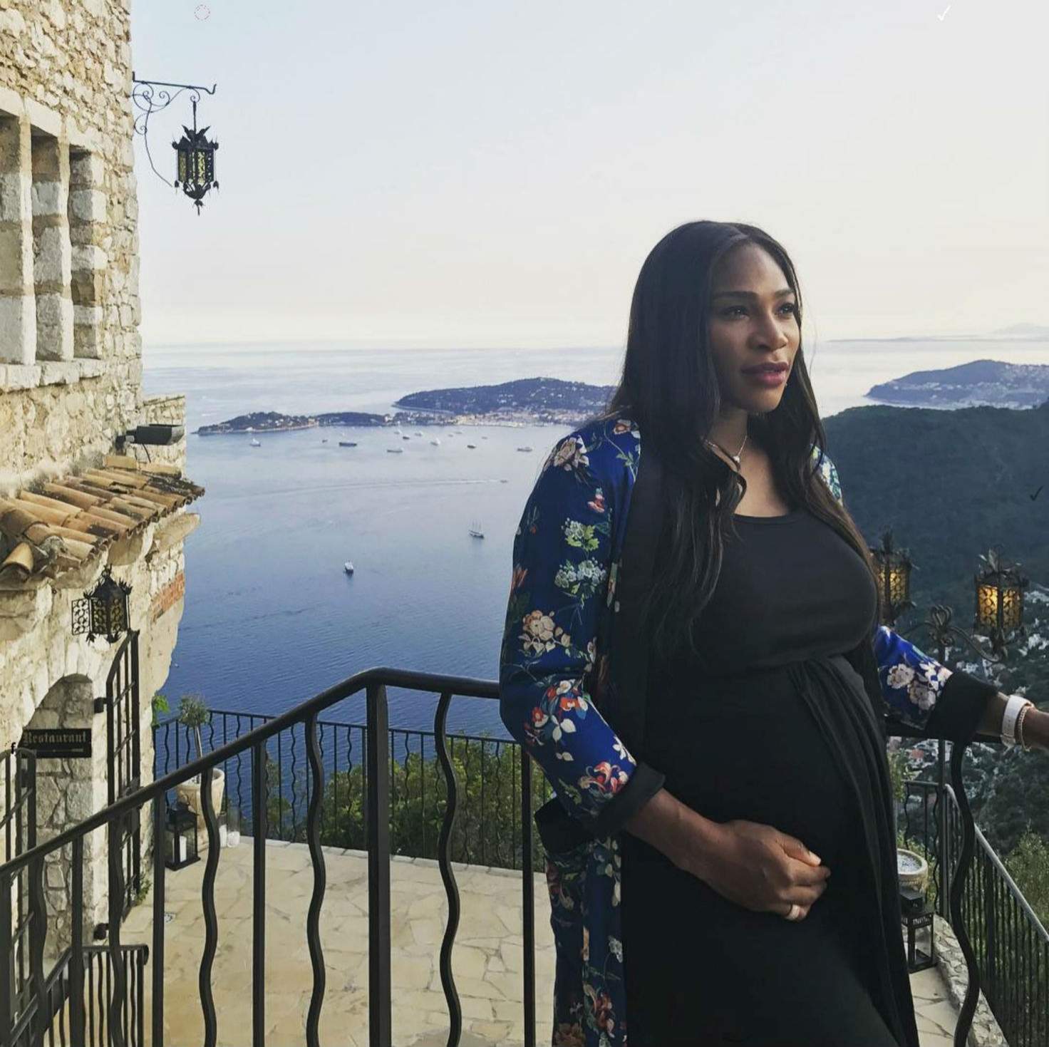 FOTO / Serena Williams, pictorial incendiar! Însărcinată în luna a şasea, sportiva a pozat goală