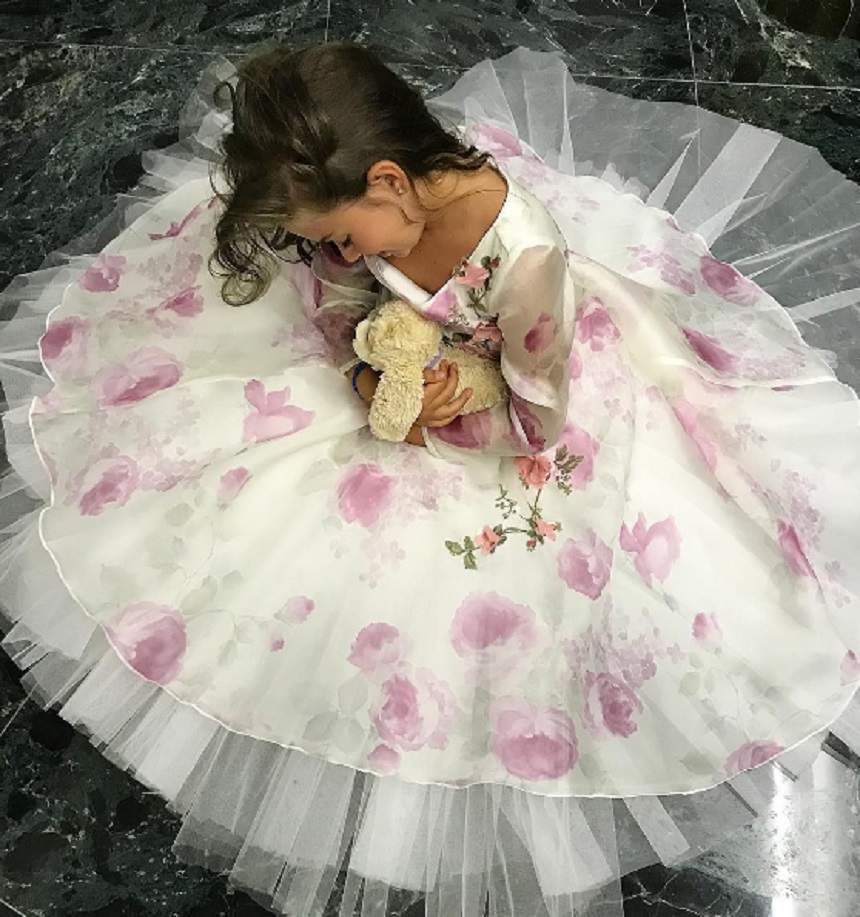 VIDEO / Cadoul pe care i l-a făcut Antonia fiicei sale! Maya, îmbrăcată exact ca o prinţesă