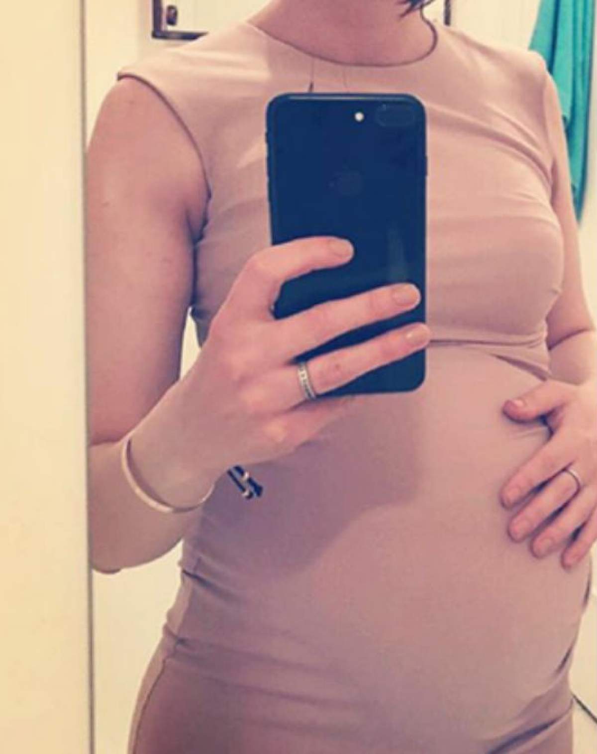 FOTO / O fostă concurentă de la MPFM a aflat SEXUL BEBELUŞULUI! Viitorii părinţi sunt în culmea fericirii