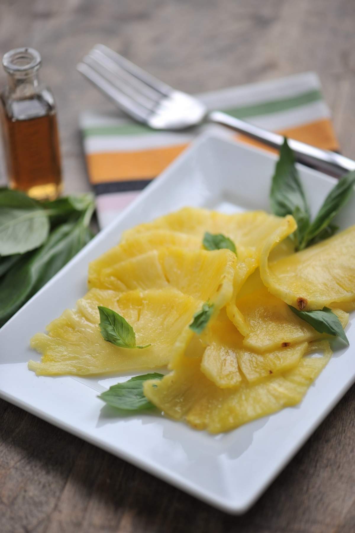ÎNTREBAREA ZILEI: Ce se întâmplă în organismul tău atunci când consumi ananas? Aşa poţi scăpa de celulită