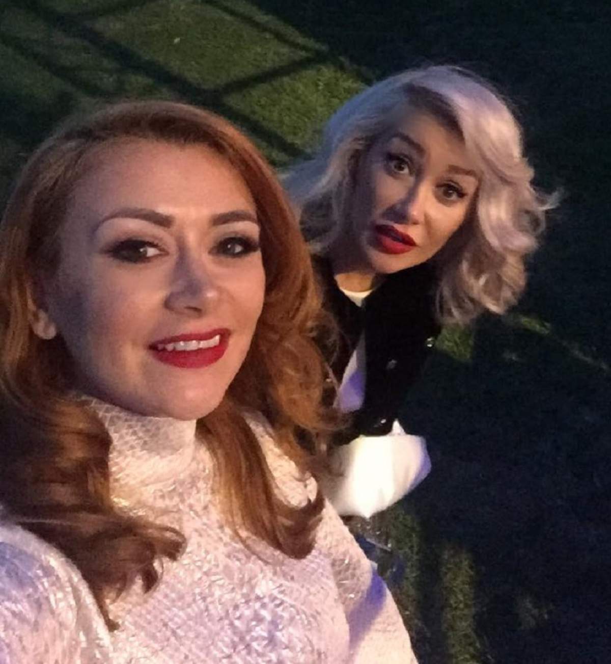 FOTO / Denisa de la Bambi, selfie incendiar! Şi-a pus noile silicoane în evidenţă