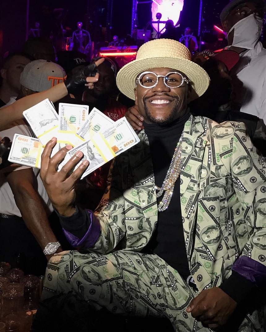 VIDEO / Floyd Mayweather, casă de aproape 10 milioane de euro pe malul mării! Aici se răsfaţă după ce s-a retras din box