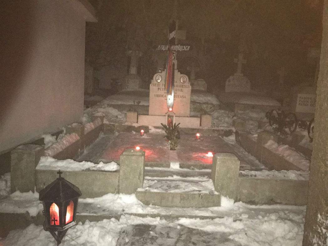 FOTO / Imagini cutremurătoare! Ce s-a întâmplat la mormântul Mărioarei Murărescu