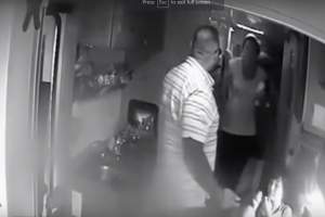 VIDEO / IMAGINI ŞOCANTE în Londra! Doi hoţi români dau buzna în rulota unei familii! Ce urmează e tulburător