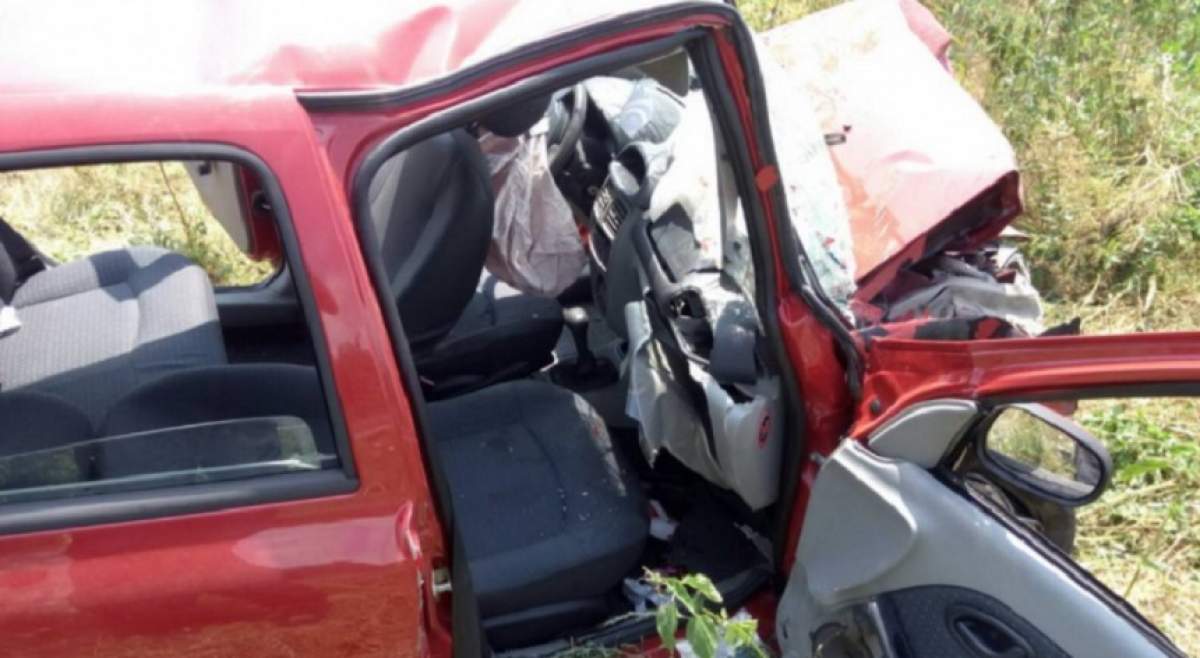 Accident GRAV în Constanţa! Două maşini s-au ciocnit FRONTAL