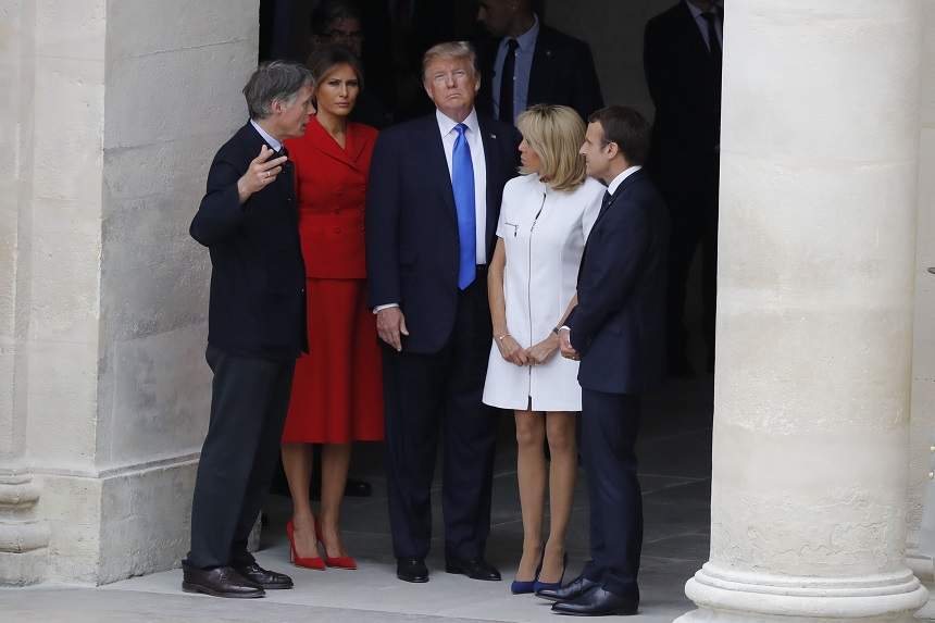 VIDEO / Donald Trump a "poftit" la Prima Doamnă a Franţei! Ce complimente i-a făcut lui Bridgette Macron