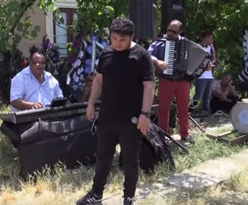 Ce a apărut pe pagina de Facebook a fratelui lui Vali Vijelie din Băileşti, după ce a fost înmormântat
