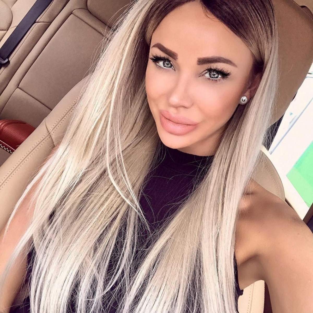 FOTO / Bianca Drăguşanu, în cea mai sexy ipostază de când a născut! Ce posterior bombat are într-un costum de baie minuscul