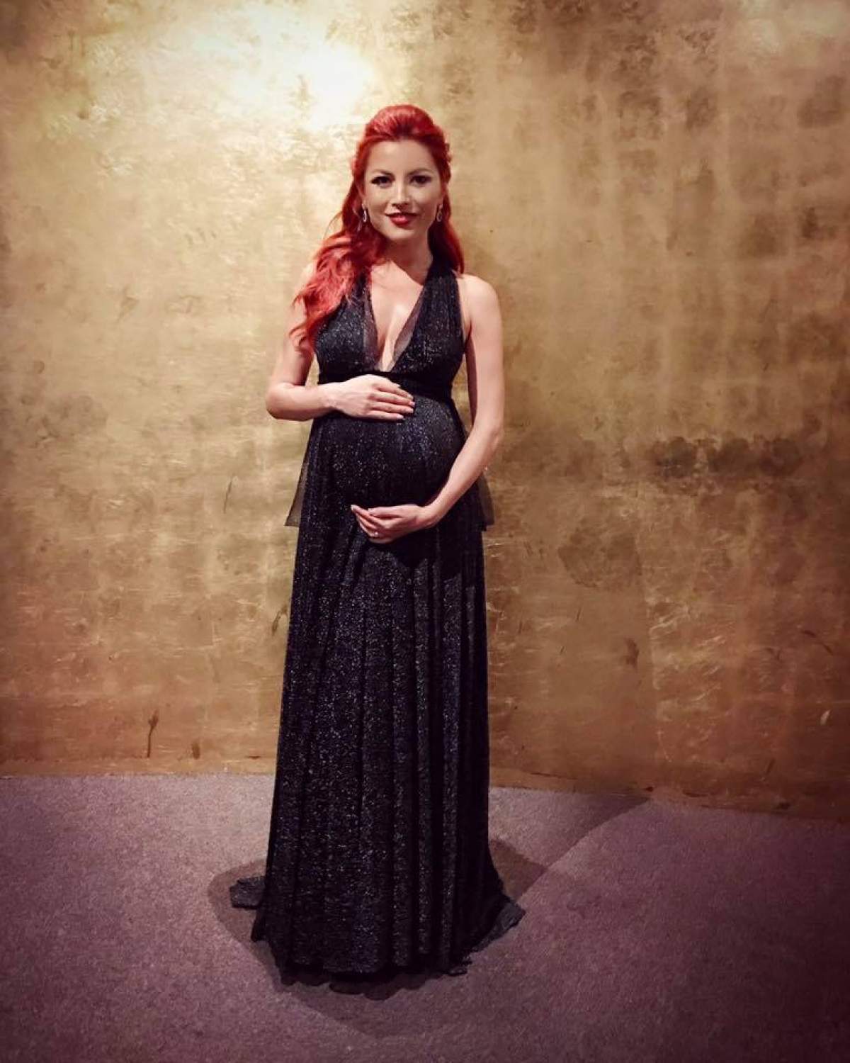 Elena Gheorghe a făcut publică prima fotografie cu fetiţa: "Dumnezeu ne-a binecuvântat"