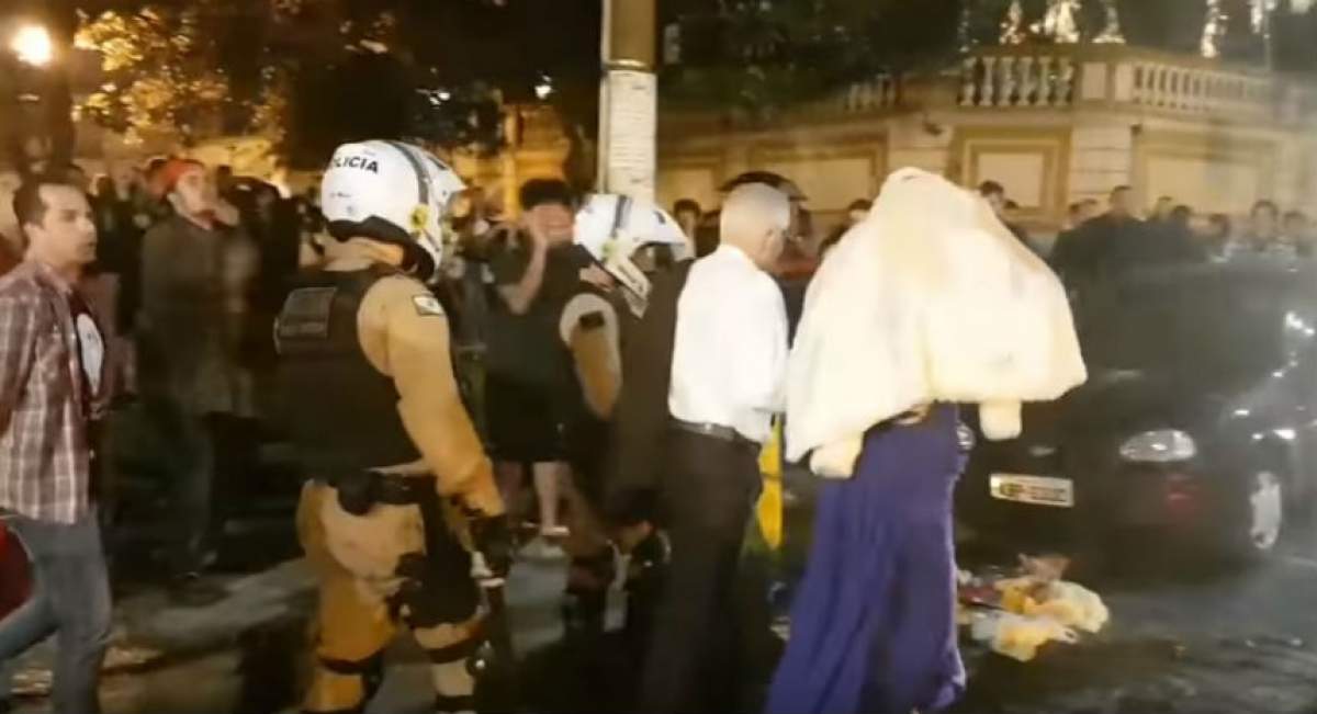VIDEO / Un politician brazilian, atacat cu ouă la propria nuntă! Motivul pentru care mirii şi invitaţii au avut parte de acest tratament