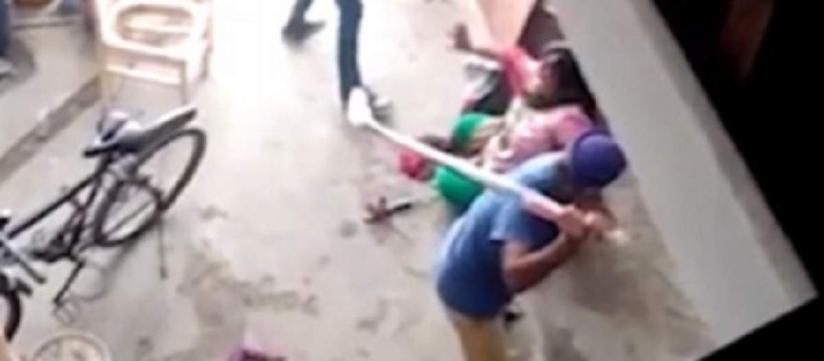 VIDEO / O femeie a fost bătută cu bestialitate de rude pentru că a născut o fetiță! Imaginile sunt greu de privit