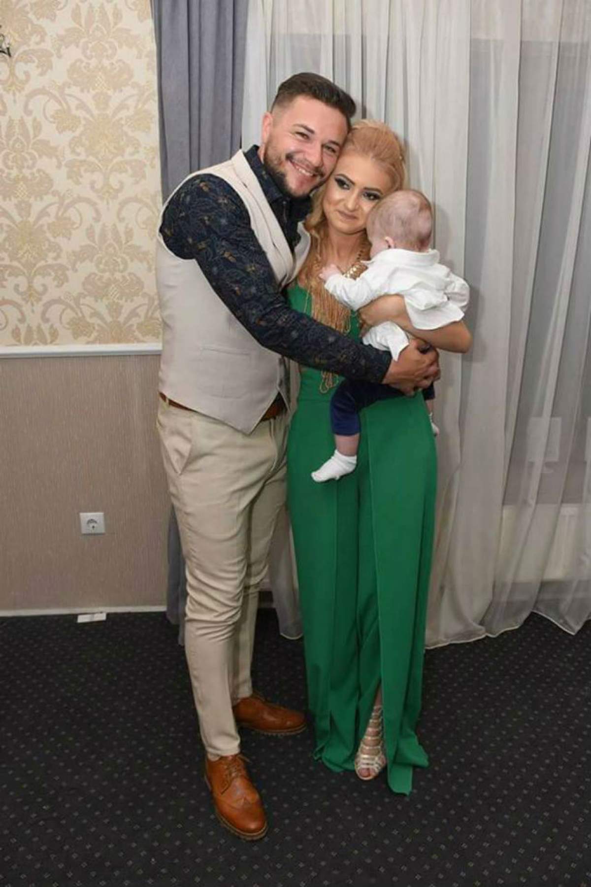 Imagini nemaivăzute de la cununia religioasă a Cristianei şi a lui Marian, dar şi de la botezul fiului lor! Cum s-au atins în biserică