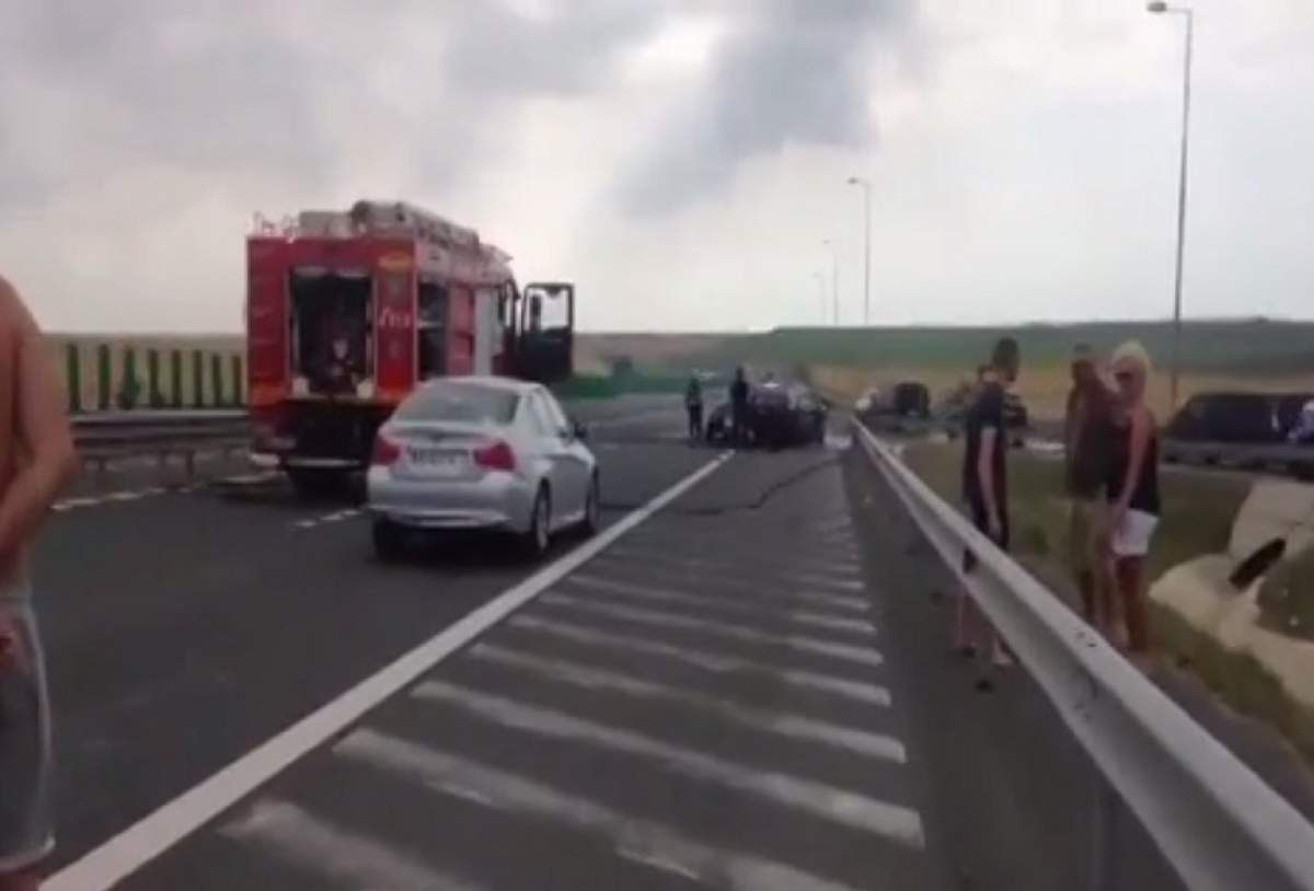 VIDEO / O mașină a luat FOC pe Autostrada Soarelui!