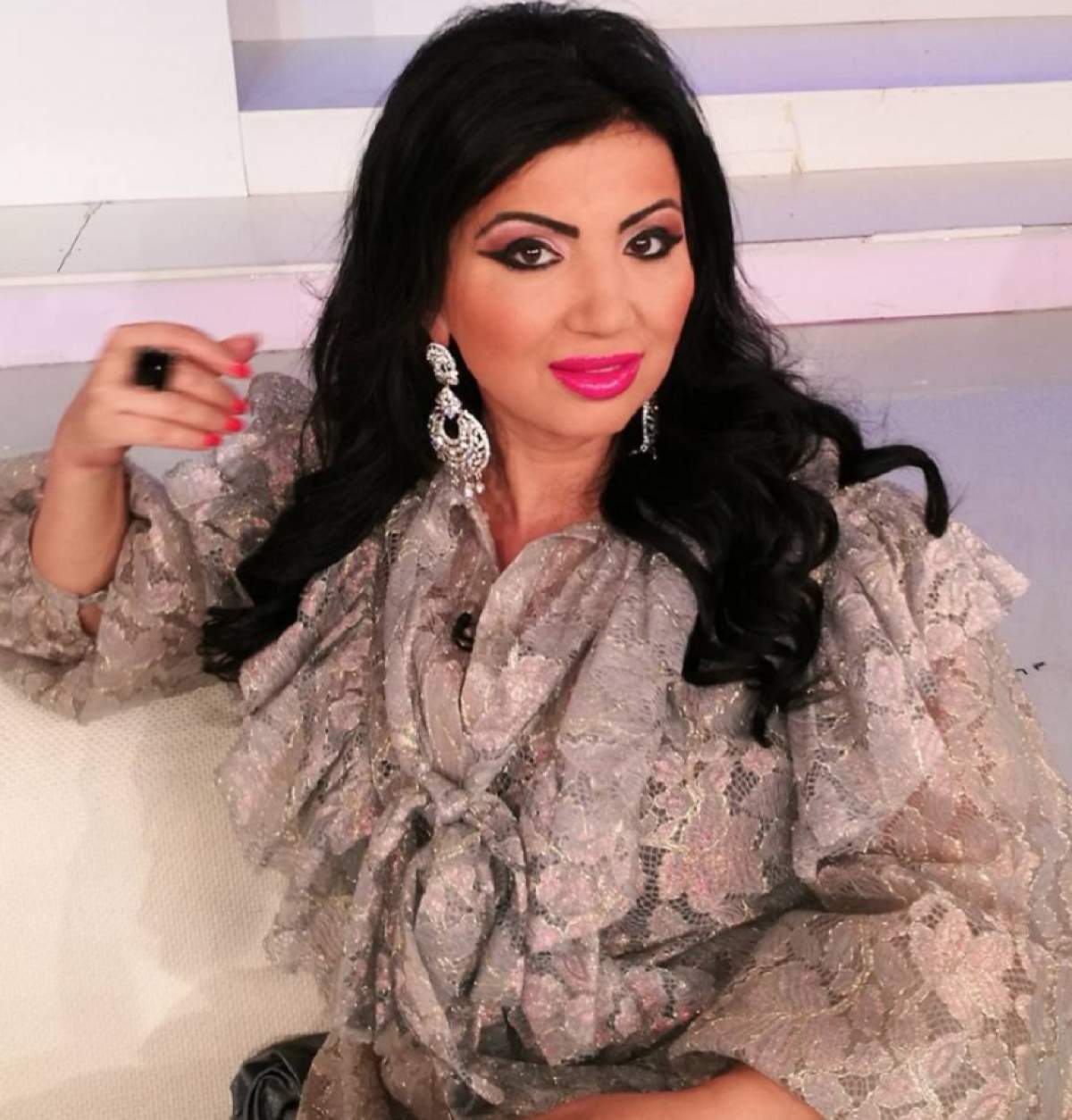 FOTO / A trecut de 40 de ani şi nu are niciun rid! Adriana Bahmuţeanu a dezvăluit secretul: "Încercaţi şi voi"