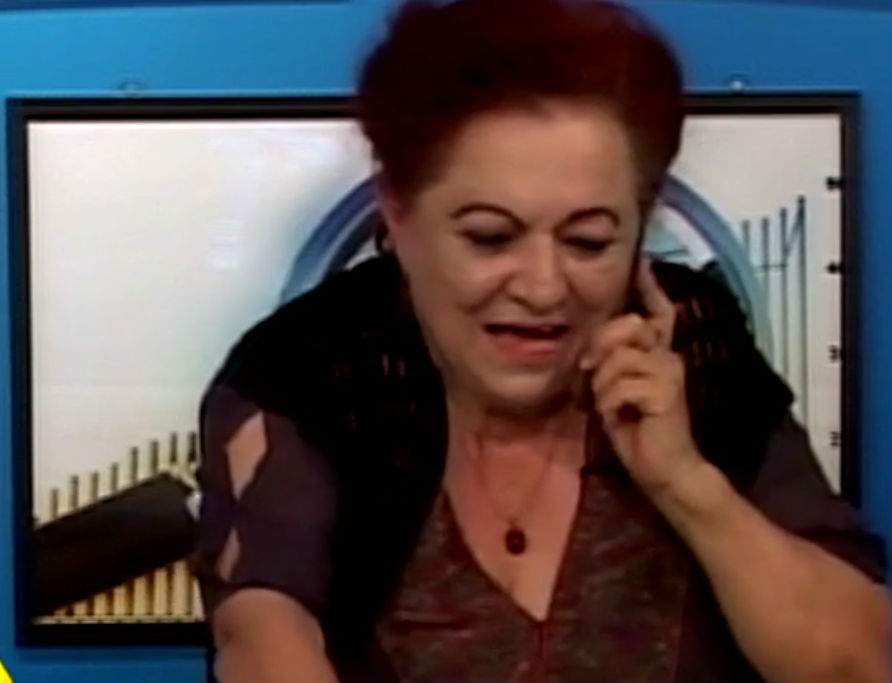 VIDEO / Mama unui actor de la noi, declaraţii-bombă: "Nora l-a înşelat! Era în tandreţuri cu un bărbat mai tânăr, ea era dezbrăcată"