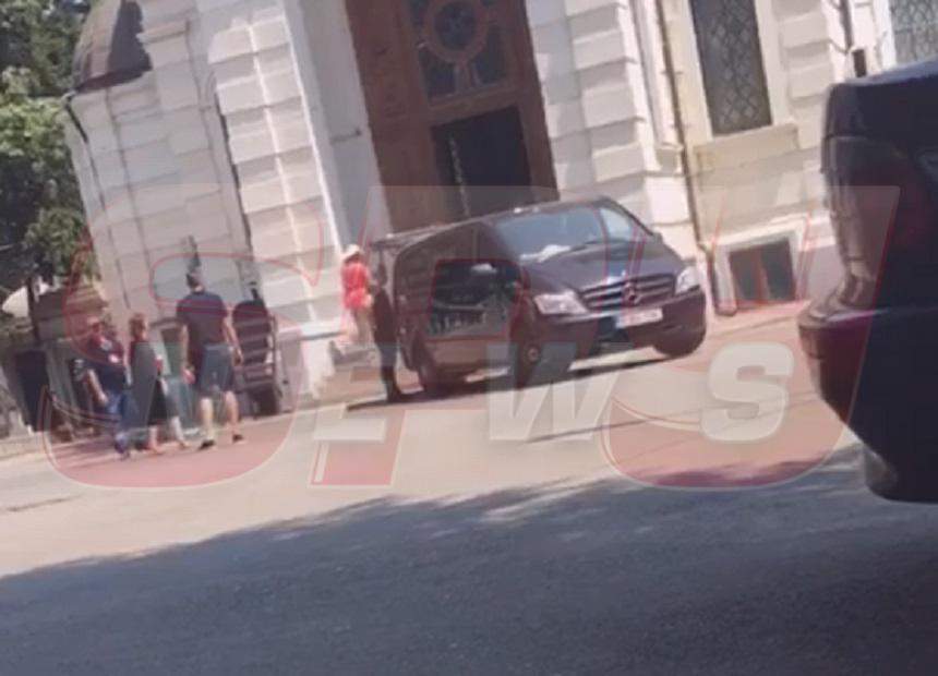 Trupul Denisei a fost depus la capelă! Imagini EXCLUSIVE
