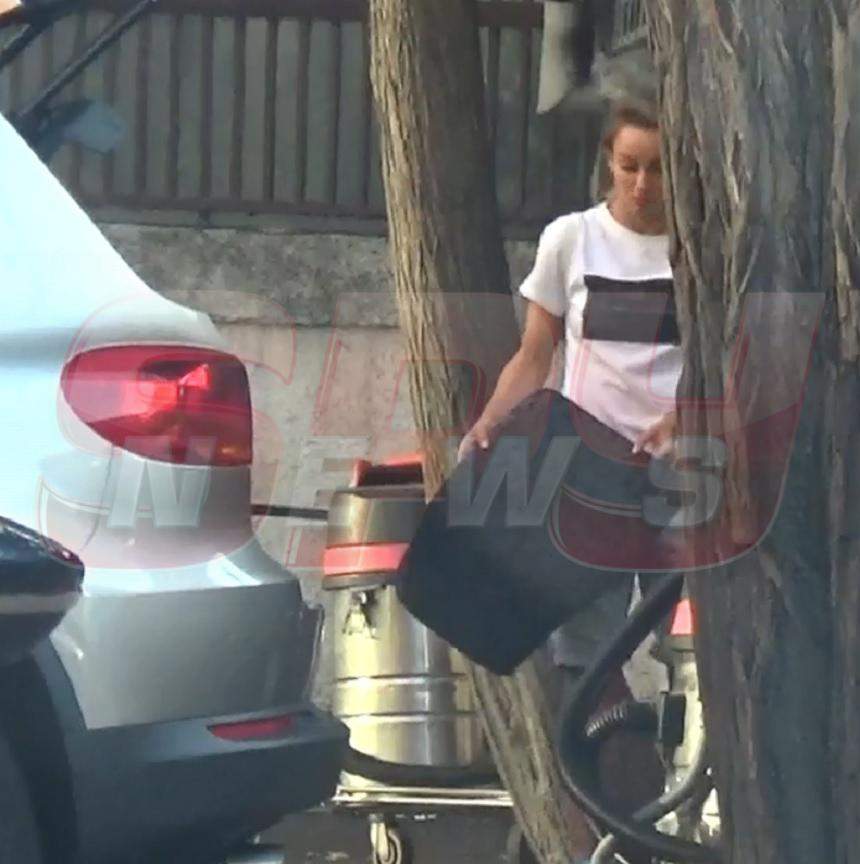 Sandra Izbașa, un client greu de satisfăcut! Ce a făcut frumoasa gimnastă, la spălătorie / Video paparazzi