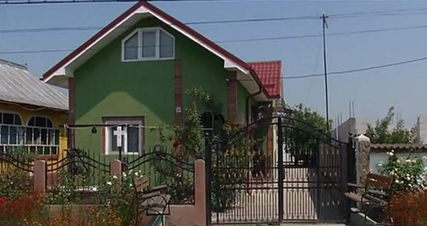 VIDEO / Ce se întâmplă ACUM la casa din Ştefăneşti a Denisei Răducu! Vecinii o plâng neîncetat