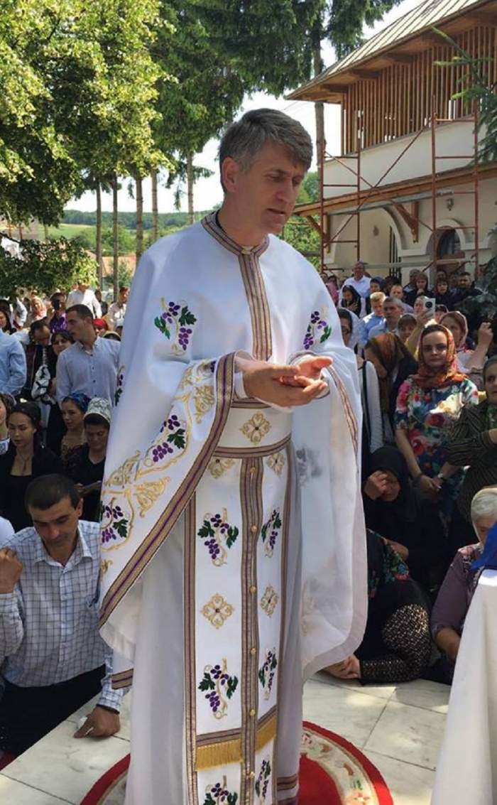 VIDEO / Apariția lui Cristian Pomohaci la două zile după ce fost exclus din preoție! Cum au reacționat oamenii