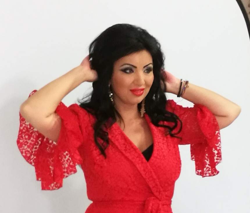 Adriana Bahmuţeanu, transformată total după ce a început regimul-minune! Aşa a dat jos 20 de kilograme: "Nu m-am operat la stomac"