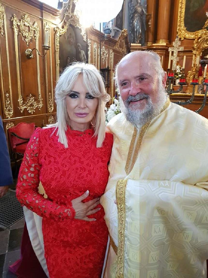 FOTO / Daniela Gyorfi și George Tal au fost părinți spirituali! Artista a schimbat două ținute