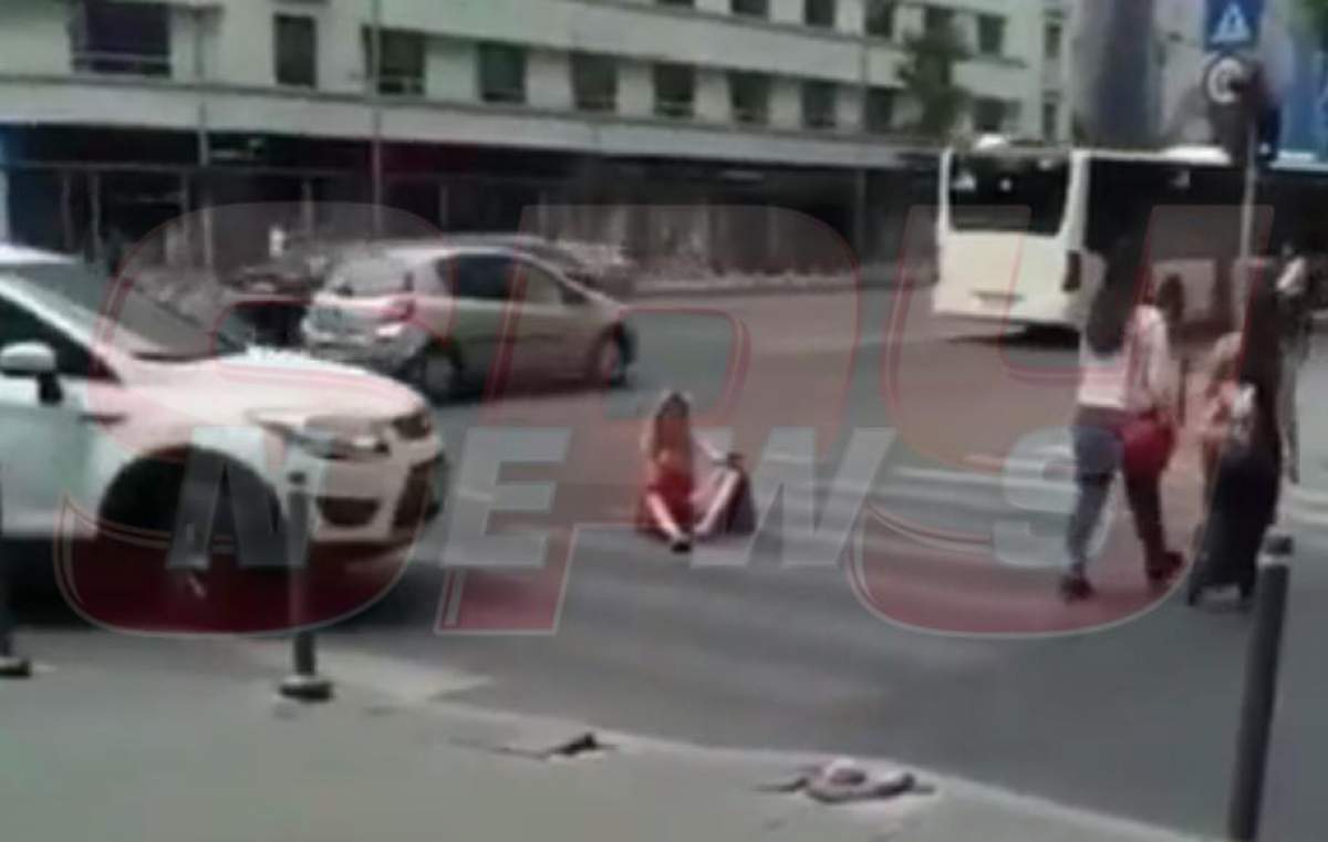 VIDEO / Piţipoancă blondă, show pervers, în mijlocul străzii! Trecătorii s-au crucit!