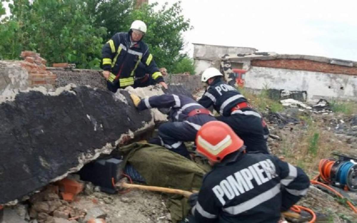 FOTO / Tragedie. Un bărbat  a MURIT după ce a căzut pe el o grindă de beton de două tone