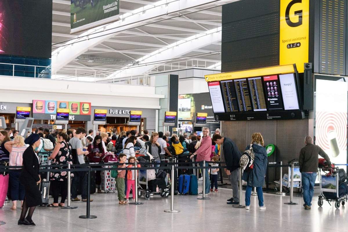 PANICĂ pe aeroportul Heathrow! Sute de pasageri au fost evacuați de urgență