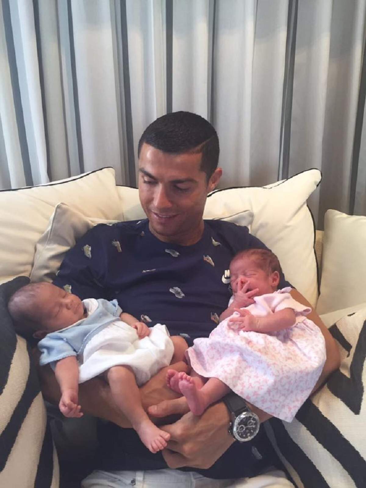 FOTO / EMOŢIONANT! Cristiano Ronaldo, alături de cei trei copii ai săi