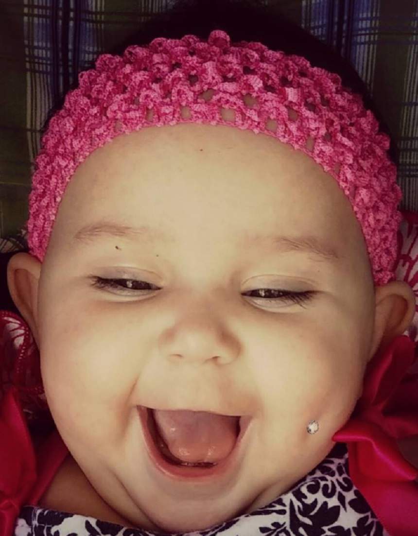 FOTO / O mamă a stârnit reacții dure după ce a anunțat că i-a făcut un piercing bebelușului său! Ce a urmat e o lecţie pentru mulţi