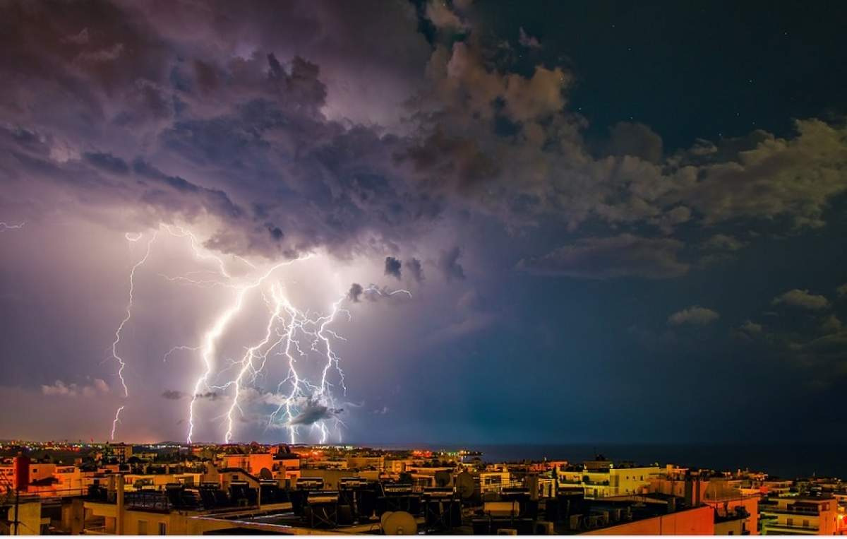 Meteorologii au făcut anunţul! Cod galben de vreme rea