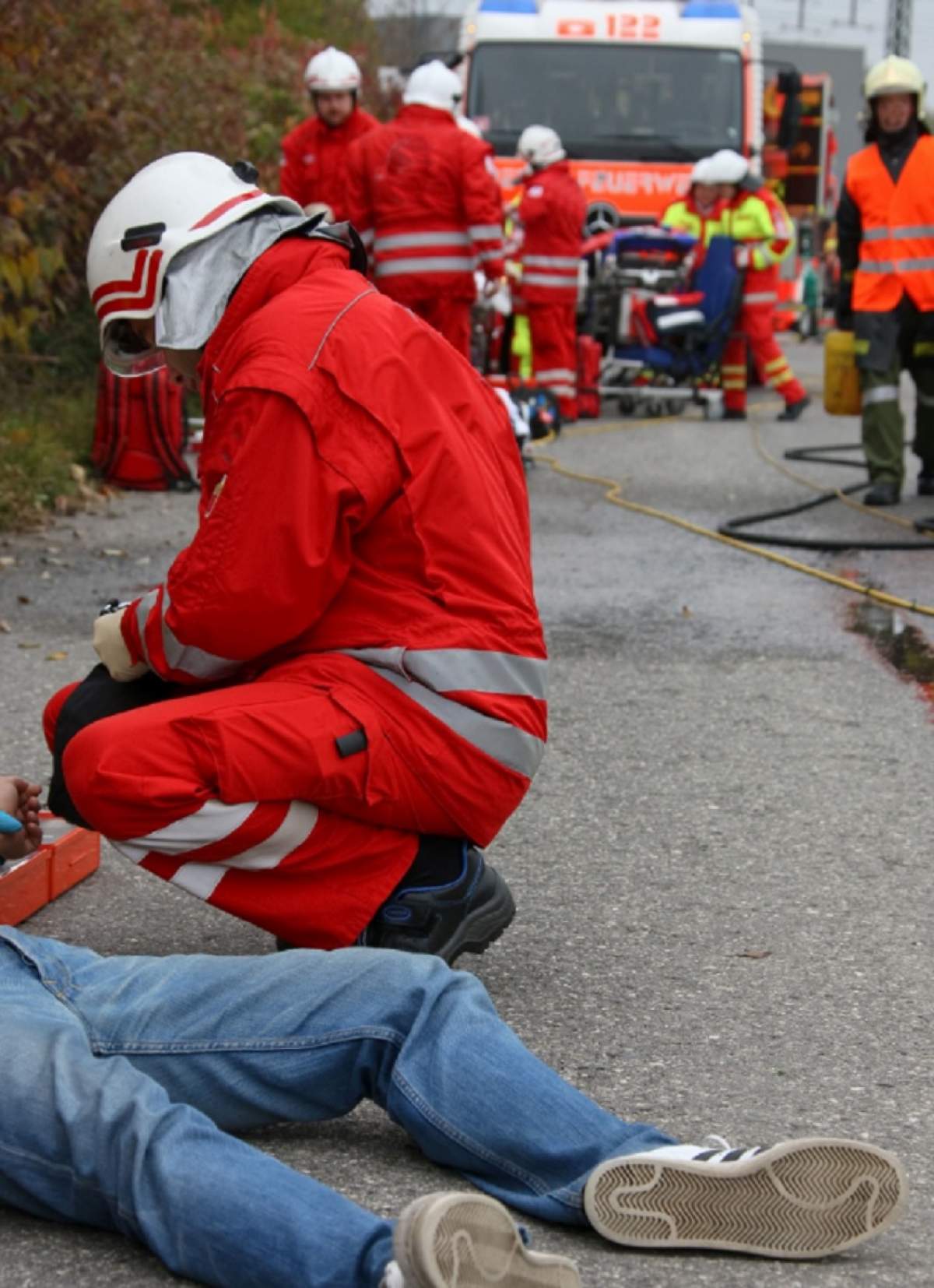 Accident grav în Dâmboviţa! Un bărbat a fost lovit în plin de un microbuz