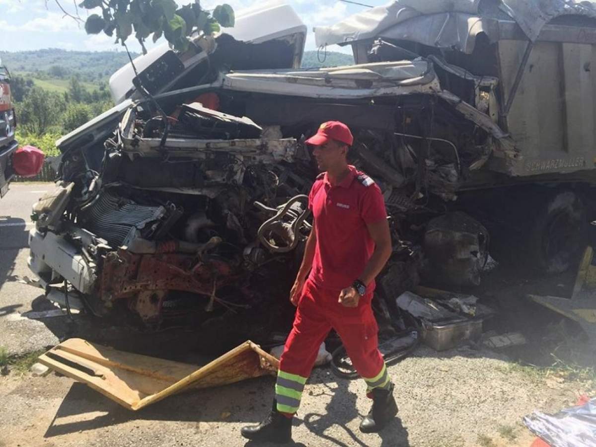 VIDEO / Imagini de coşmar, după un accident mortal! Un camion şi o automacara s-au ciocnit violent