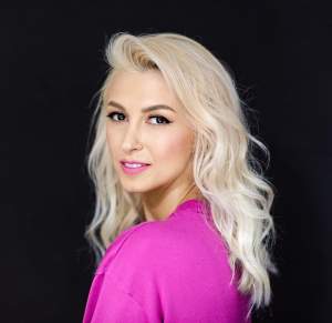FOTO / Andreea Bălan, schimbare neaşteptată de look! Nu, nu şi-a schimbat culoarea părului. Aşa nu ai mai văzut-o