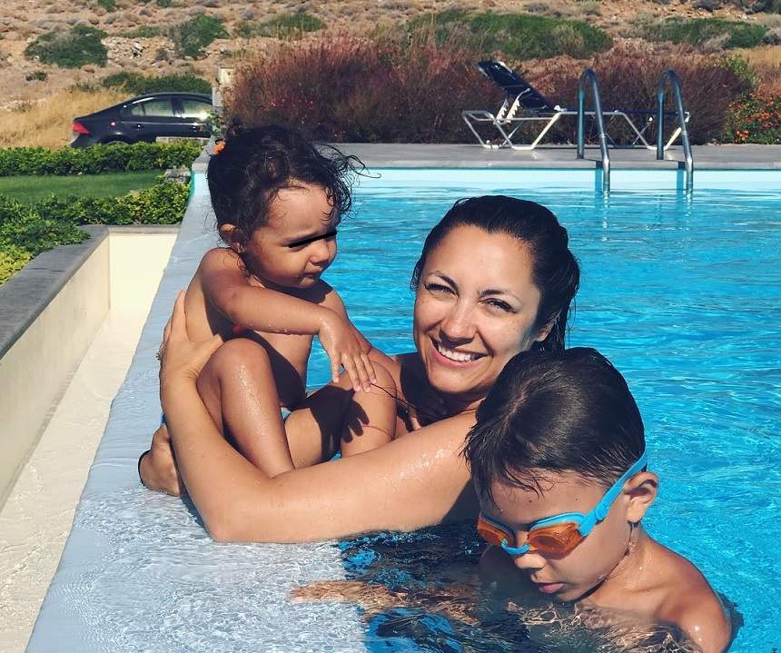 FOTO / Andra, mai fericită ca niciodată după vacanţa cu familia! A avut parte de zile frumoase