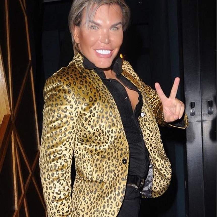 FOTO / Să fii frumos e... "meserie" grea. Păpușa KEN s-a reprofilat. Din ce scoate bani Rodrigo Alves