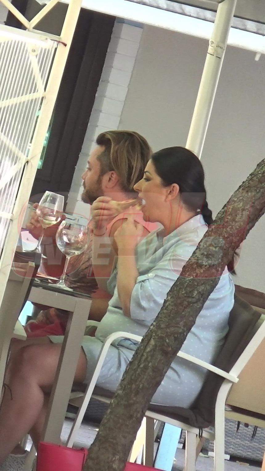 Gabriela Cristea se bucură din plin de avantajele sarcinii! Poate să mănânce cât vrea  / Video paparazzi