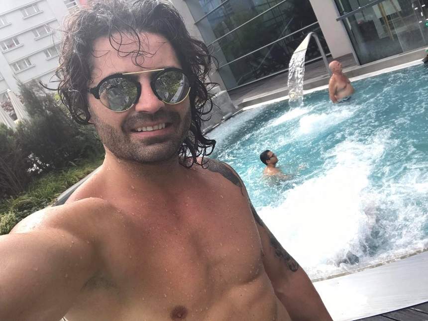 FOTO/ Şi-a lăsat nevasta acasă şi a ieşit cu băieţii! Pepe, petrecere de pomină la piscină