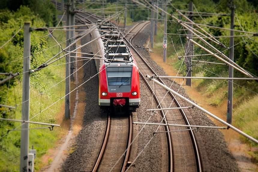 UPDATE / ŞOCANT! O mamă şi trei copii, găsiţi morţi pe calea ferată spre Constanţa. Detalii tulburătoare