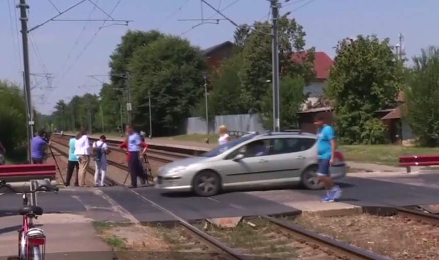 VIDEO / Ce decizie au luat autorităţile în legătură cu mecanicul trenului, care a dat peste mama sinucigaşă şi cele trei copile