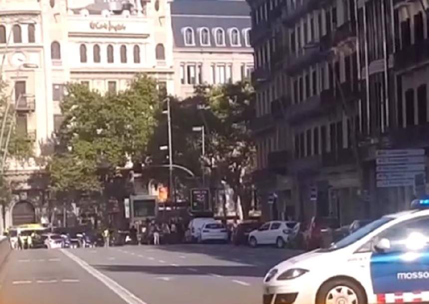 VIDEO / UPDATE ATAC în Barcelona: 13 morți și peste 100 de răniți! Printre victime e și un român